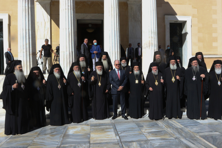 Βουλή: Αυλαία για τη νέα περίοδο  - Ο αγιασμός και οι απουσίες