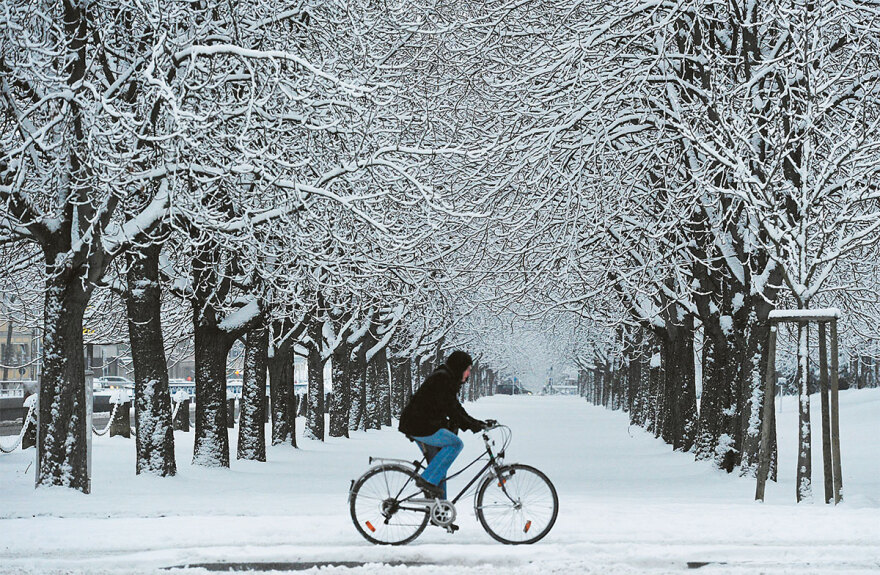 Ενεργειακή κρίση: Στη δουλειά με κουβέρτες, σβηστά φώτα παντού - Τα ακραία σενάρια για τον χειμώνα στην Ευρώπη