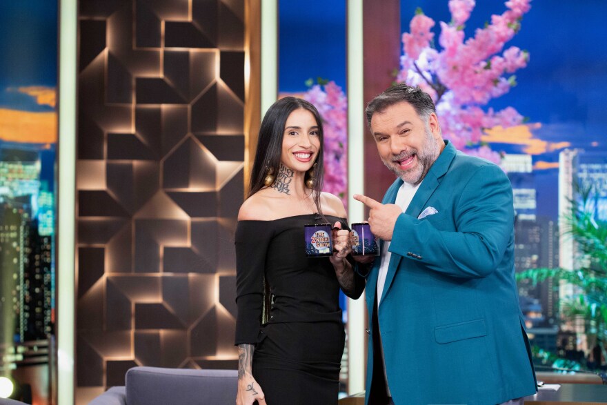 Φωτεινή Αθερίδου, Κωνσταντίνος Μαγκλάρας και Dat Lilly στο «2night show»