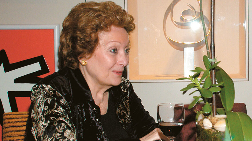 Ιράν: Η Ελληνίδα που έζησε στο παλάτι του Σάχη και η «ματωμένη μαντίλα»