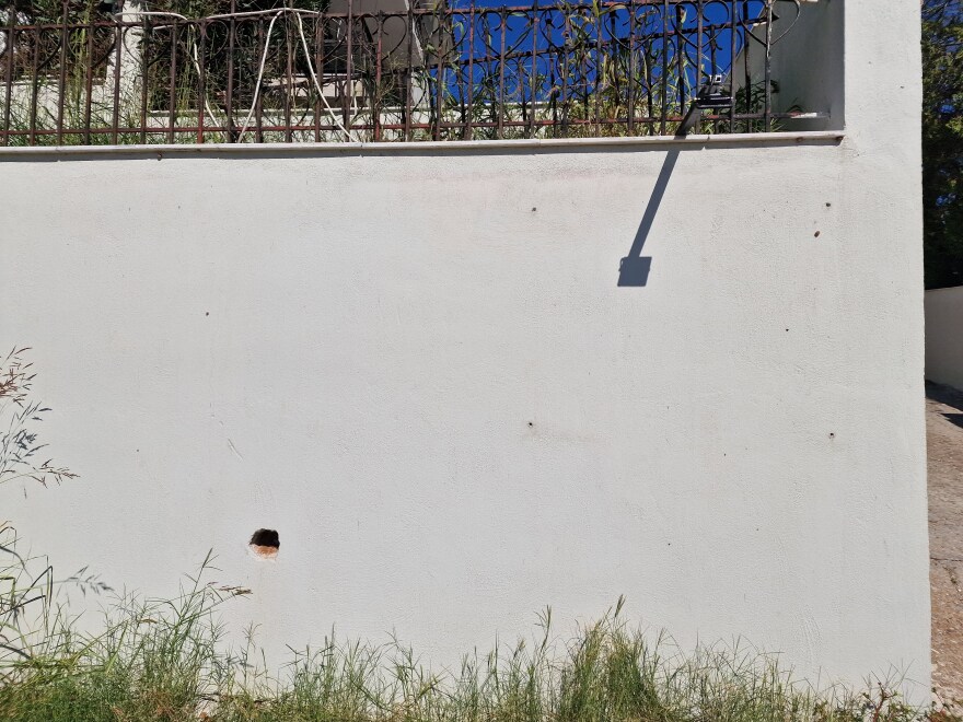 Χαλκιδική: Κάμερες και στα δέκα δωμάτια του ξενοδοχείου - «Ξήλωσε» τις ταμπέλες κι εξαφανίστηκε ο ιδιοκτήτης