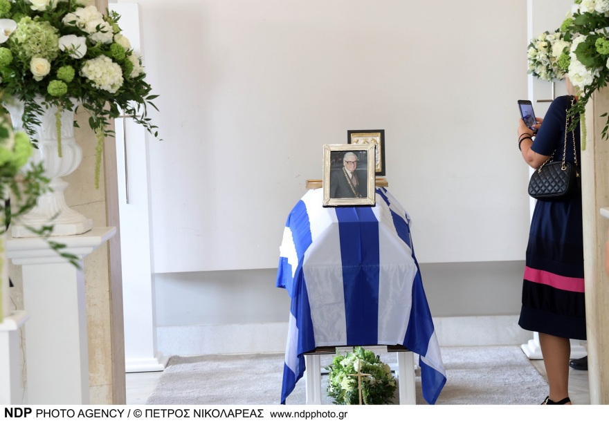 Ζάχος Χατζηφωτίου: Το «τελευταίο αντίο» στο Α’ Νεκροταφείο Αθηνών