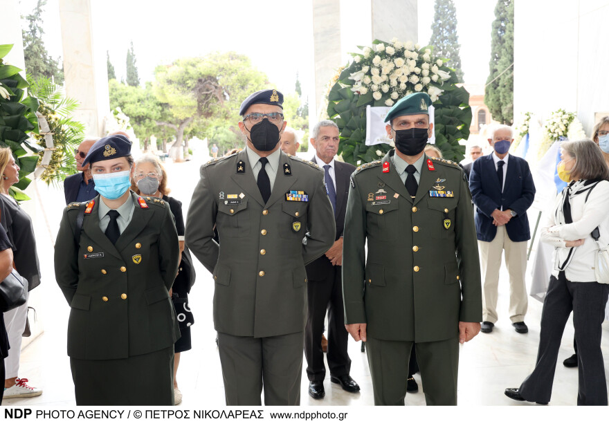 Ζάχος Χατζηφωτίου: Το «τελευταίο αντίο» στο Α’ Νεκροταφείο Αθηνών