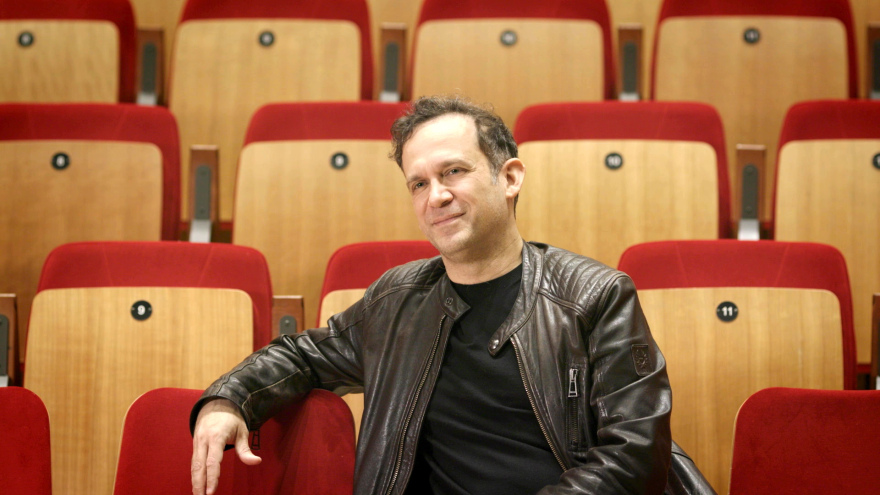 Γιατρομανωλάκης: Υπέρ της επιλογής διεμφυλικής γυναίκας ως βασικής ερμηνεύτριας  στην «Στρέλλα» της Λυρικής