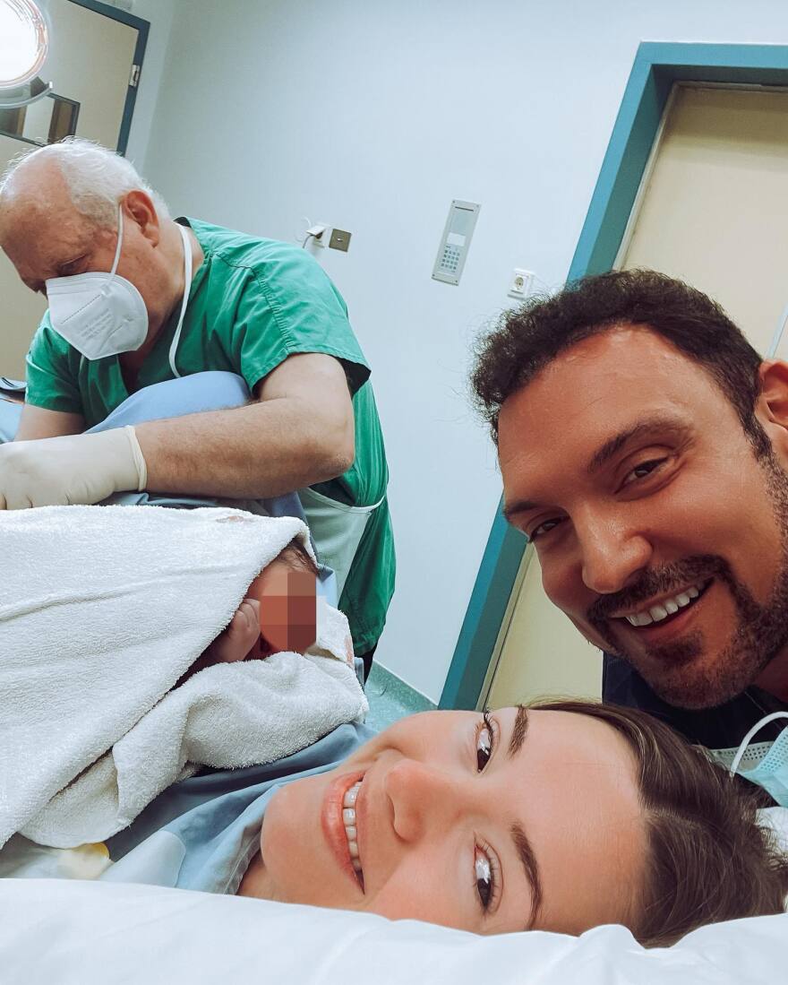 Ιωάννα Σιαμπάνη: Γέννησε και ανάρτησε τις πρώτες φωτογραφίες με τον γιο της 