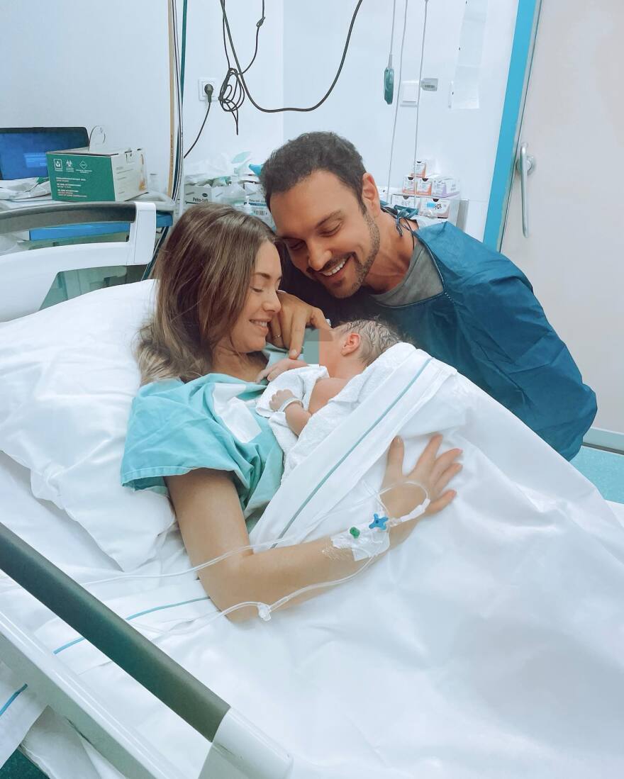 Ιωάννα Σιαμπάνη: Γέννησε και ανάρτησε τις πρώτες φωτογραφίες με τον γιο της 