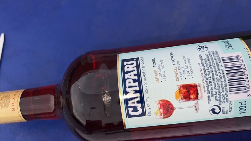 ΑΑΔΕ: Δεσμεύτηκαν 61.560 φιάλες επώνυμων αλκοολούχων ποτών