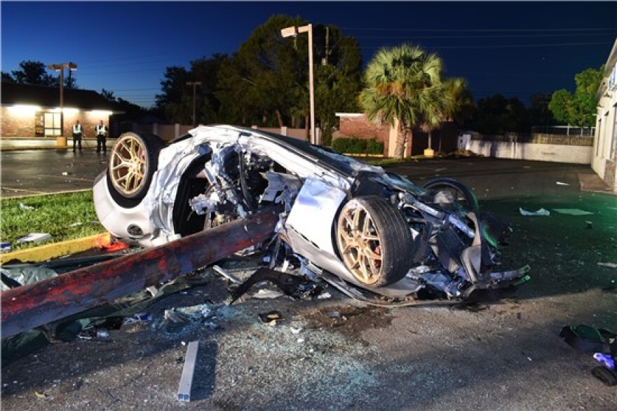 Δείτε βίντεο: Κλεμμένη Maserati εκτοξεύεται στον αέρα με 200 χλμ - Ένας νεκρός και δυο τραυματίες