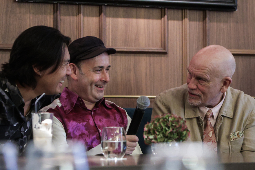 Ο Τζον Μάλκοβιτς στην Ελλάδα: «Θα συμφωνούσα με την επιστροφή των Γλυπτών του Παρθενώνα»