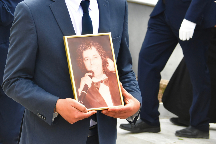 Συγκίνηση στο τελευταίο αντίο στον Σταμάτη Κόκοτα - «Ήσουν ένας καταπληκτικός πατέρας»