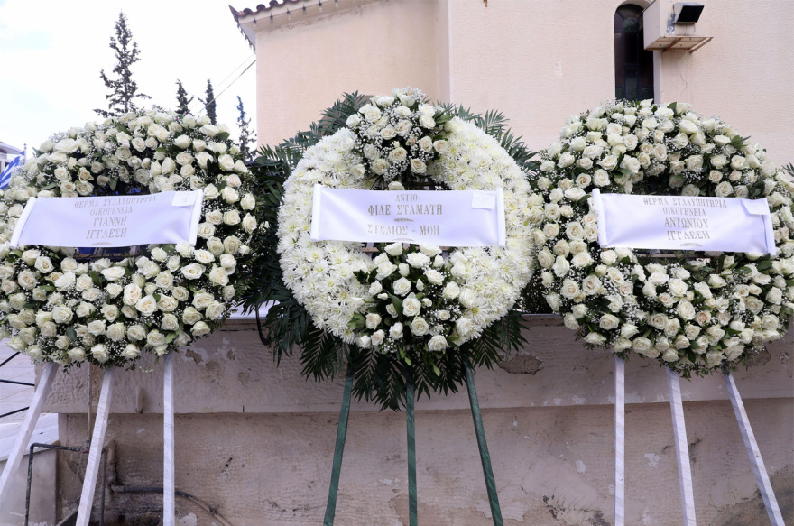 Συγκίνηση στο τελευταίο αντίο στον Σταμάτη Κόκοτα - «Ήσουν ένας καταπληκτικός πατέρας»