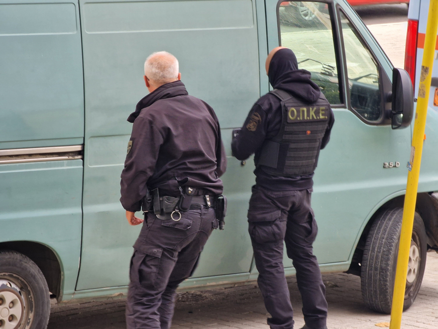 Θεσσαλονίκη: Στα δικαστήρια οι δράστες της ληστείας... φιάσκο - Προκάλεσαν βραχυκύκλωμα και έπεσαν τα ρολά ασφαλείας 