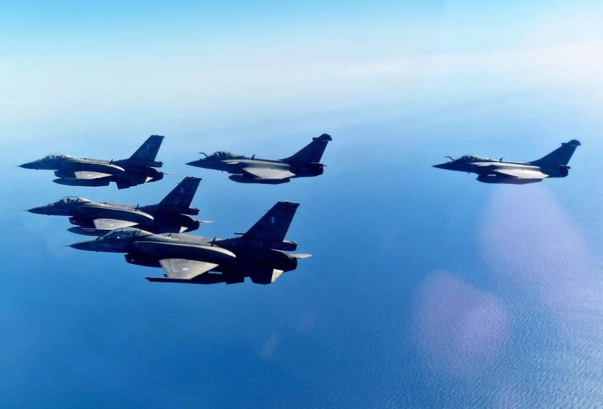 «EUNOMIA 3-22»: Εντυπωσιακές εικόνες από την αεροναυτική άσκηση Ελλάδας, Γαλλίας, Ιταλίας και Κύπρου