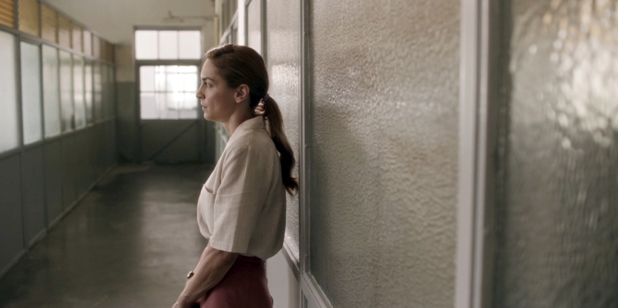 Μια νύχτα του Αυγούστου: Ο Ανδρέας εκλιπαρεί τη Μαρία να τον επισκεφτεί ξανά στη φυλακή