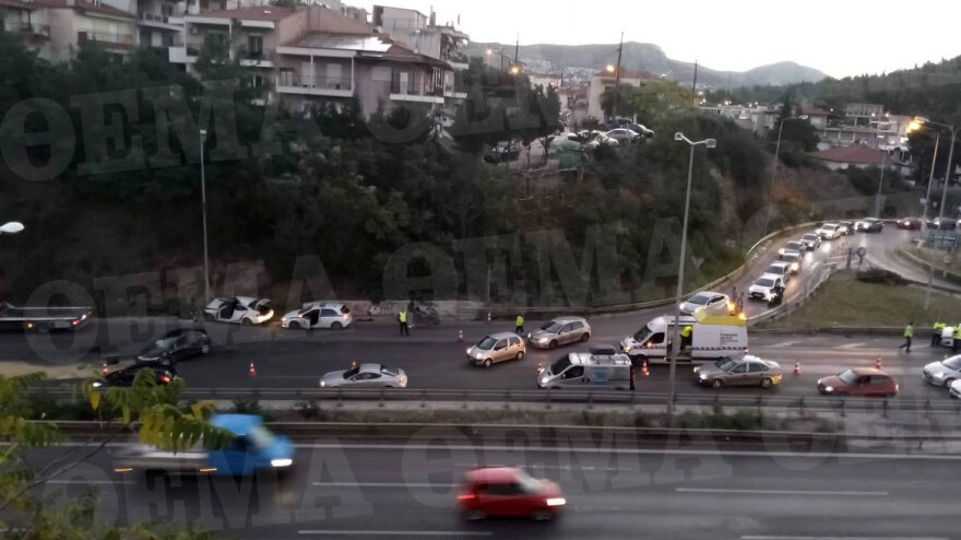 Θεσσαλονίκη: Σοβαρό τροχαίο στον Περιφερειακό - Δύο τραυματίες και ουρές χιλιομέτρων