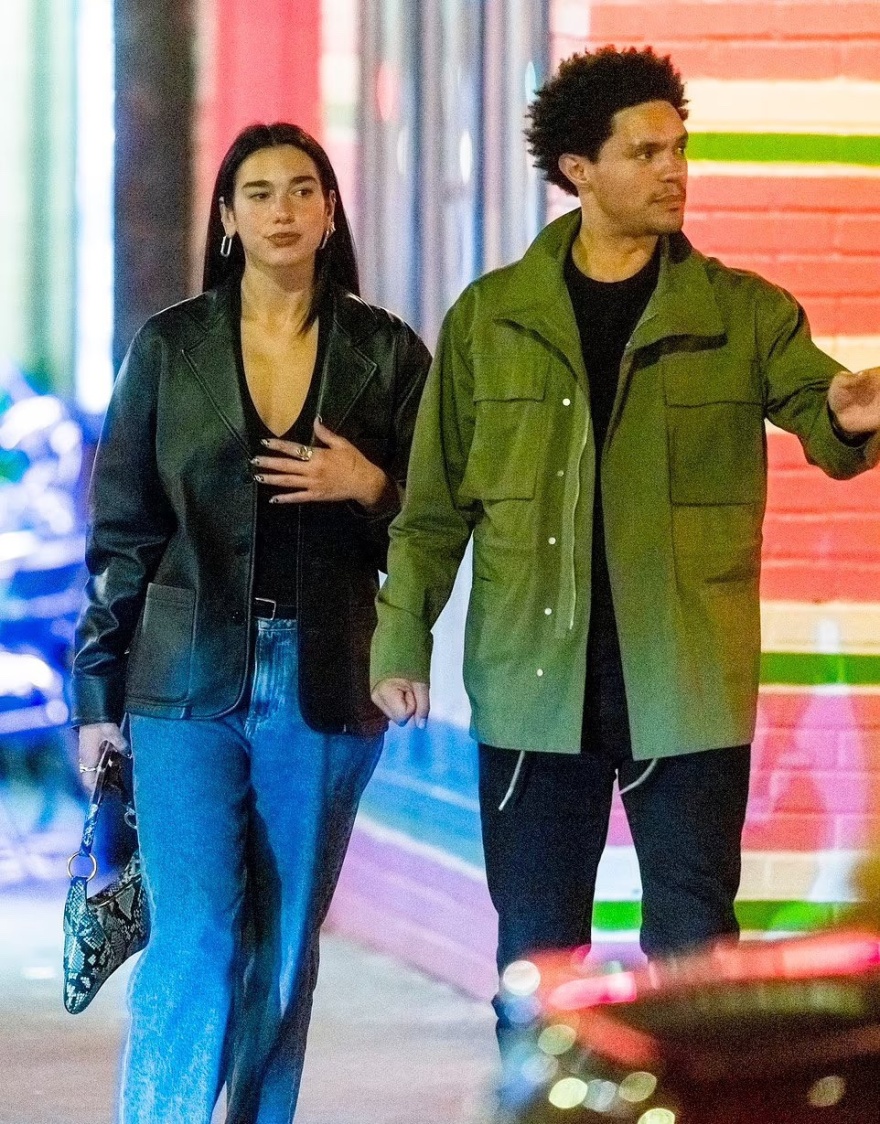 Η Ντούα Λίπα αποκαλύπτει αν έχει σχέση με τον Τρέβορ Νόα μετά το ραντεβού τους στη Νέα Υόρκη