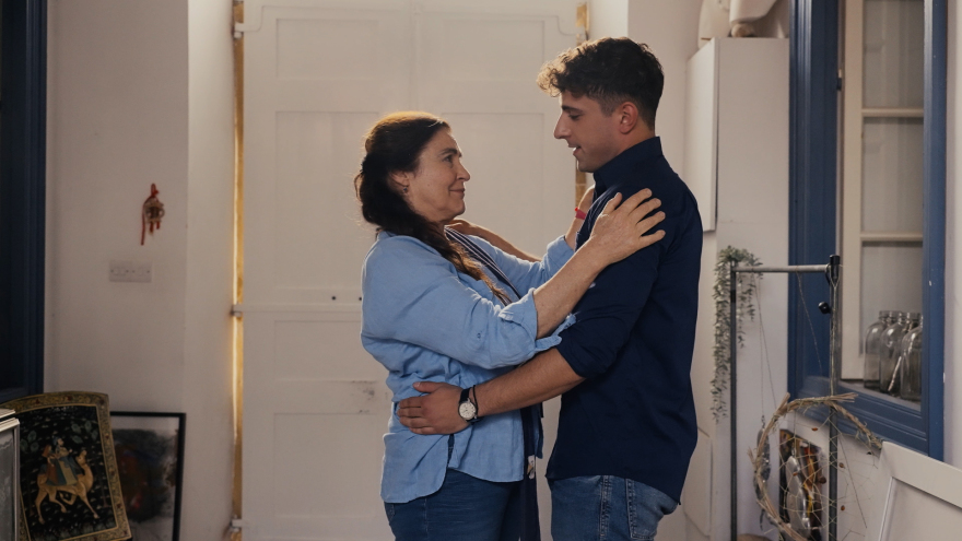 Η Γη της Ελιάς: Η Κατερίνα συνεχίζει να παριστάνει το «θύμα» στην οικογένεια Στεφανέα