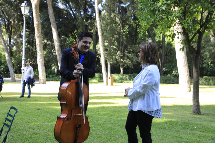 Προεδρικό Μέγαρο: Παρουσία Σακελλαροπούλου και με μεγάλη προσέλευση άνοιξε και πάλι ο κήπος