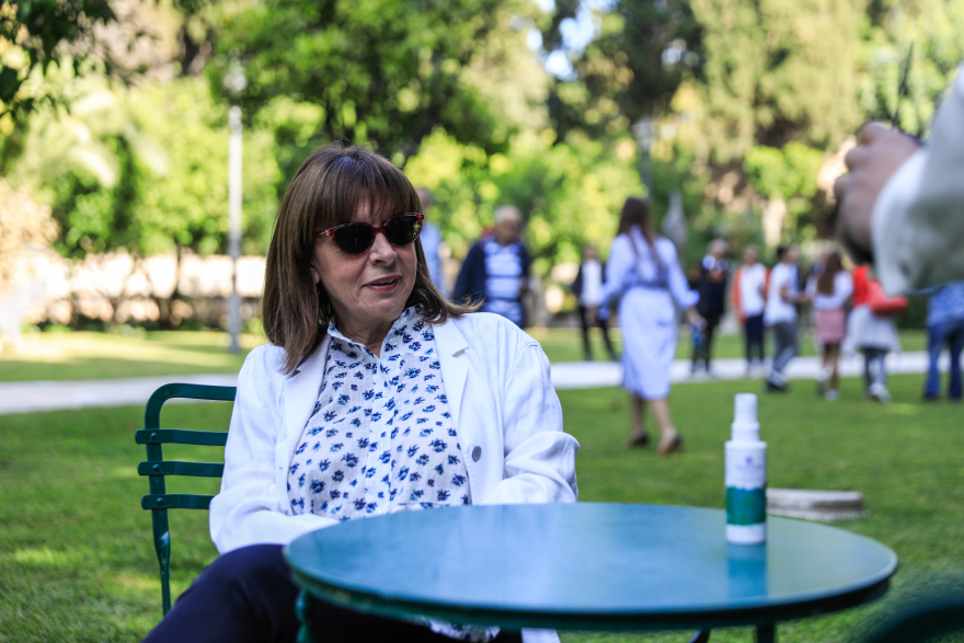 Προεδρικό Μέγαρο: Παρουσία Σακελλαροπούλου και με μεγάλη προσέλευση άνοιξε και πάλι ο κήπος