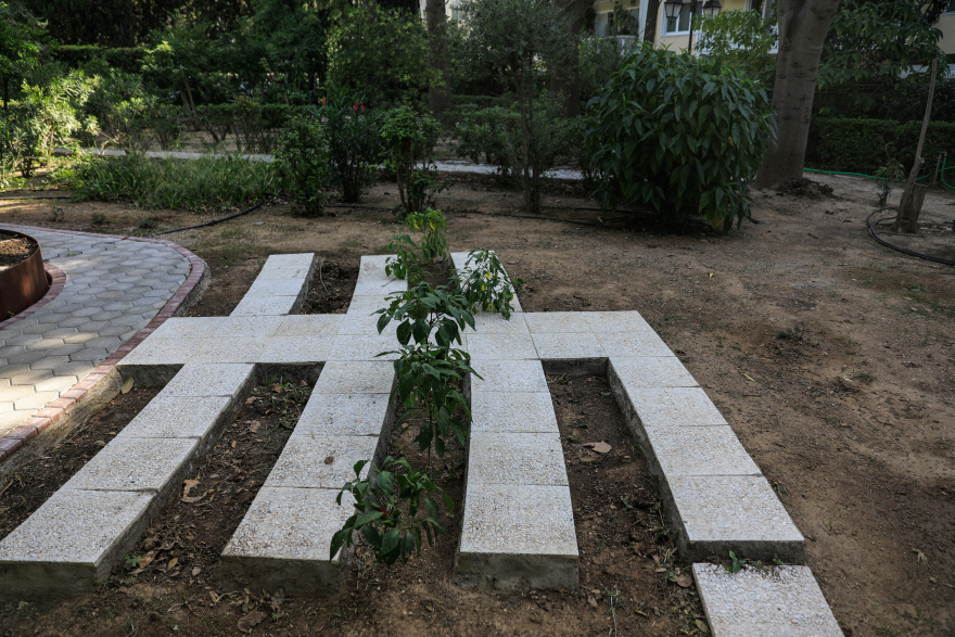 Προεδρικό Μέγαρο: Παρουσία Σακελλαροπούλου και με μεγάλη προσέλευση άνοιξε και πάλι ο κήπος