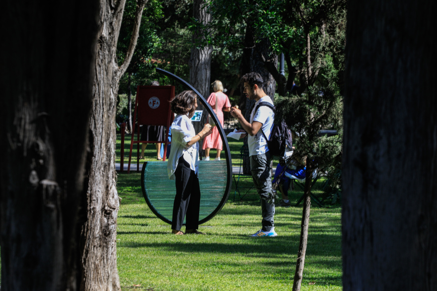 Προεδρικό Μέγαρο: Παρουσία Σακελλαροπούλου και με μεγάλη προσέλευση άνοιξε και πάλι ο κήπος