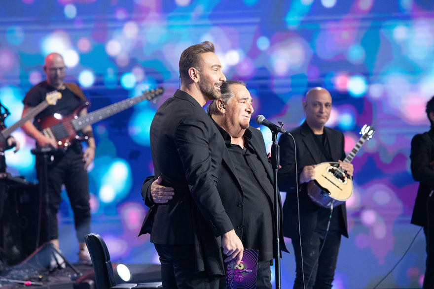 Θριαμβευτική πρεμιέρα για το "Just the 2 of Us"