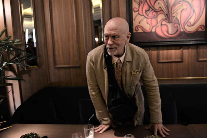 Τζον Μάλκοβιτς: «Ναι» στον αγώνα της Ελλάδας για την επιστροφή των Γλυπτών του Παρθενώνα