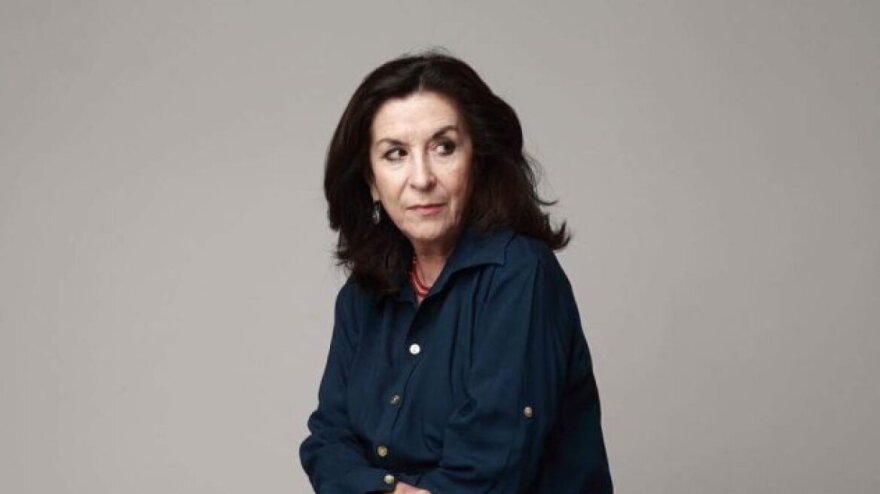 Νένα Μεντή: «Ήμουν παντρεμένη αλλά... την κούναγα την ουρά μου»