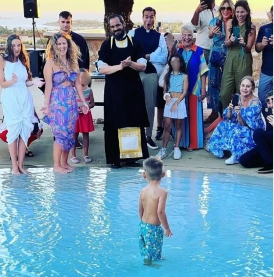 Φωτεινή Αθερίδου: Αντιδράσεις μετά τη βάφτιση του γιου της σε πισίνα – Κινδυνεύει να ακυρωθεί το μυστήριο 