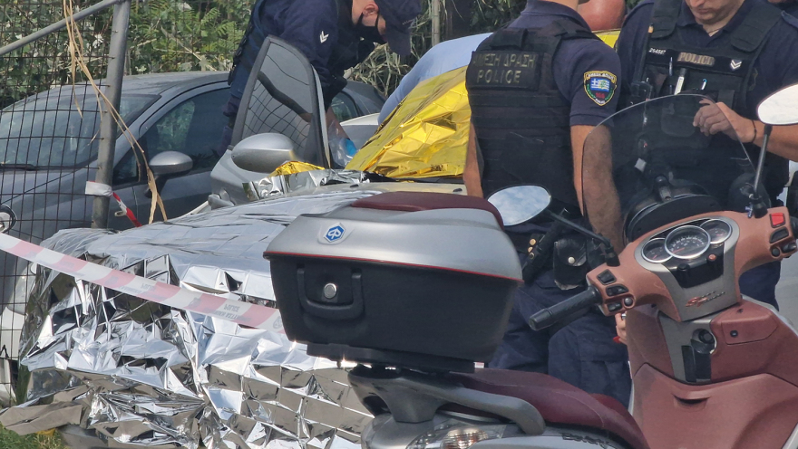 Θεσσαλονίκη: Με το υπηρεσιακό περίστροφο αυτοκτόνησε ο αστυνομικός στο ΙΧ του