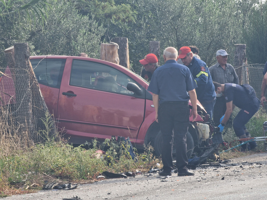 Σοβαρό τροχαίο στη Θεσσαλονίκη: Εγκλωβίστηκαν οδηγοί μετά τη σύγκρουση των οχημάτων τους