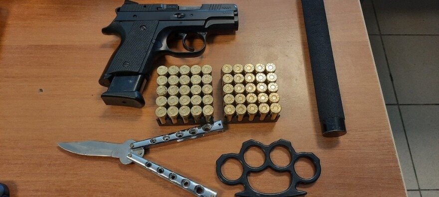 Συνελήφθησαν 11 άτομα στην Κρήτη για καλλιέργεια δενδρυλλίων κάνναβης και διακίνησης ναρκωτικών