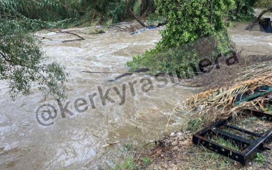 Κέρκυρα: Προβλήματα από την κακοκαιρία - Πλημμύρισε το Κέντρο υγείας Λευκίμμης