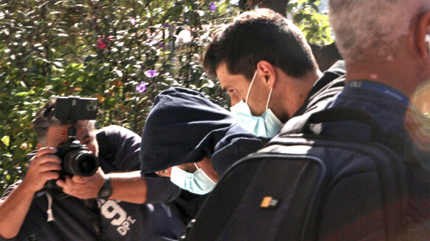 Βιασμός 12χρονης: Θεοσεβούμενος, οικογενειάρχης και με πολιτικές φιλοδοξίες ο 53χρονος που εξέδιδε τη 12χρονη