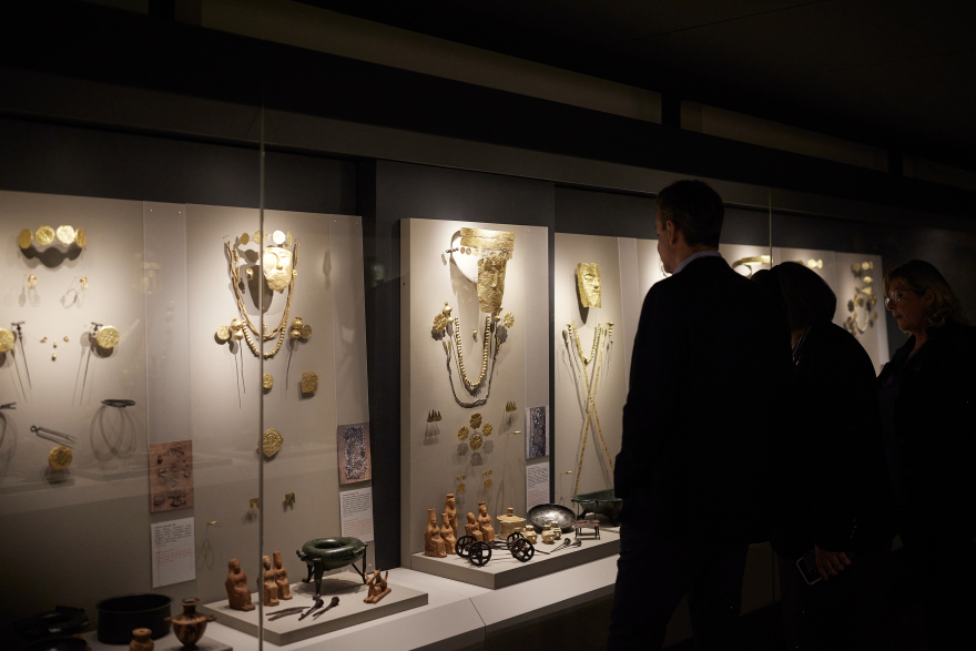 Μητσοτάκης: Στα αρχαία ανάκτορα και το μουσείο της Πέλλας - «Μοναδικός προορισμός η Μακεδονία»