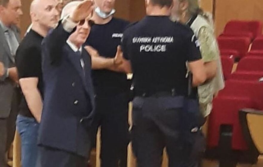 Θάνος Πλεύρης: Αποκτήνωση ο ναζιστικός χαιρετισμός του πατέρα μου στο δικαστήριο μπροστά στη Μάγδα Φύσσα