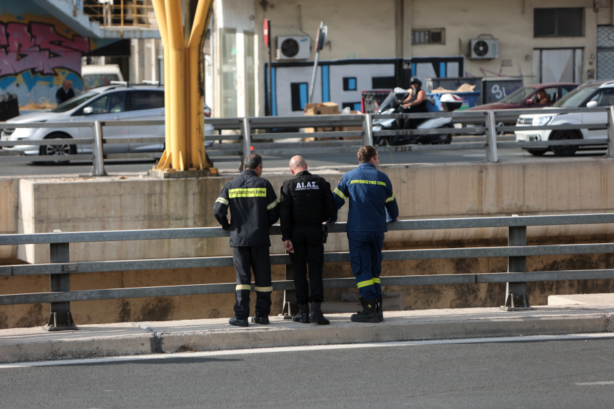 Κηφισός: Άνδρας αυτοκτόνησε πέφτοντας από την πεζογέφυρα της λαχαναγοράς
