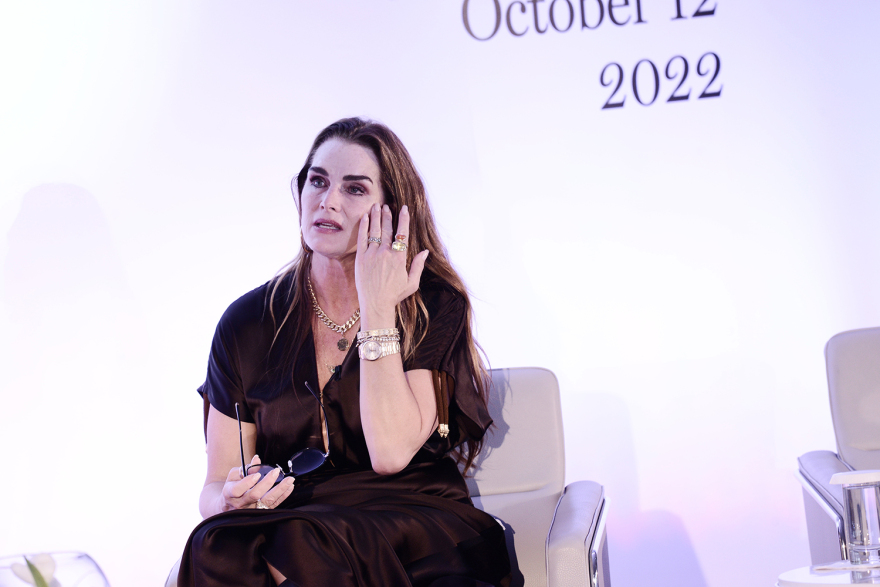 Η «ακομπλεξάριστη» Μπρουκ Σιλντς στο συνέδριο του Marie Claire - Η συγκλονιστική ιστορία της ζωής της