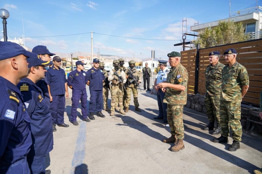 Σε Χίο, Οινούσσες, Παναγιά και Ψαρρά ο αρχηγός ΓΕΕΘΑ - Εντολές για «συνεχή επαγρύπνηση»