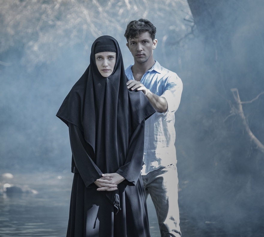 Οι τηλεοπτικοί έρωτες που καθηλώνουν φέτος τους Έλληνες τηλεθεατές