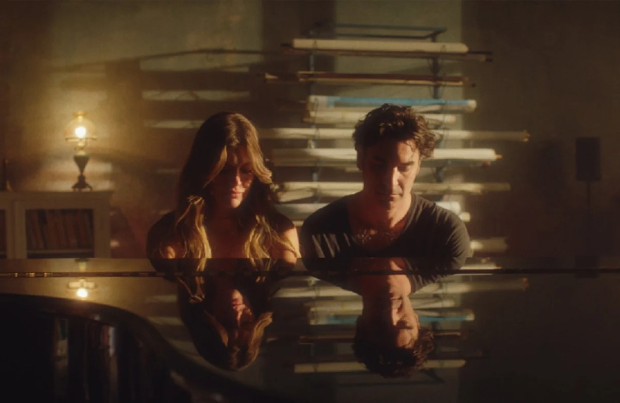 Οι τηλεοπτικοί έρωτες που καθηλώνουν φέτος τους Έλληνες τηλεθεατές