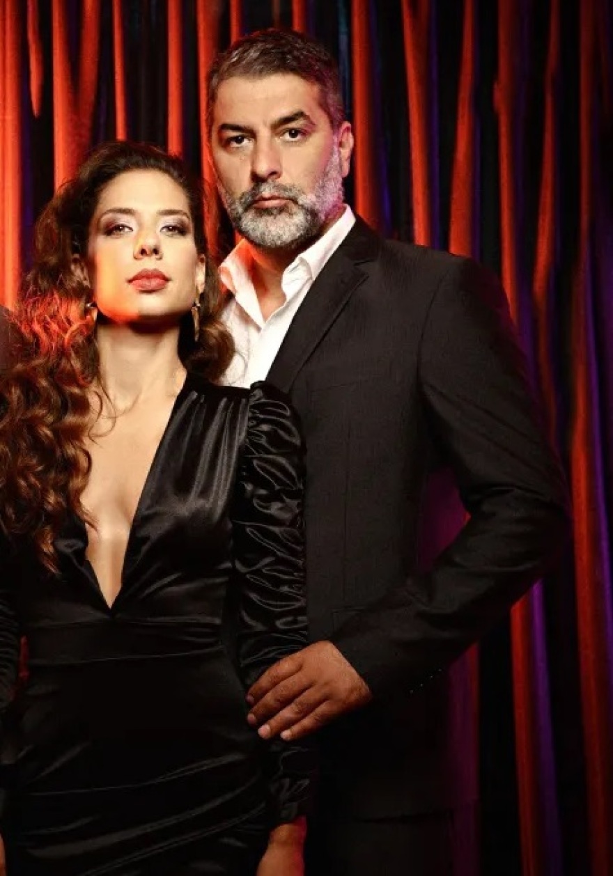 Οι τηλεοπτικοί έρωτες που καθηλώνουν φέτος τους Έλληνες τηλεθεατές