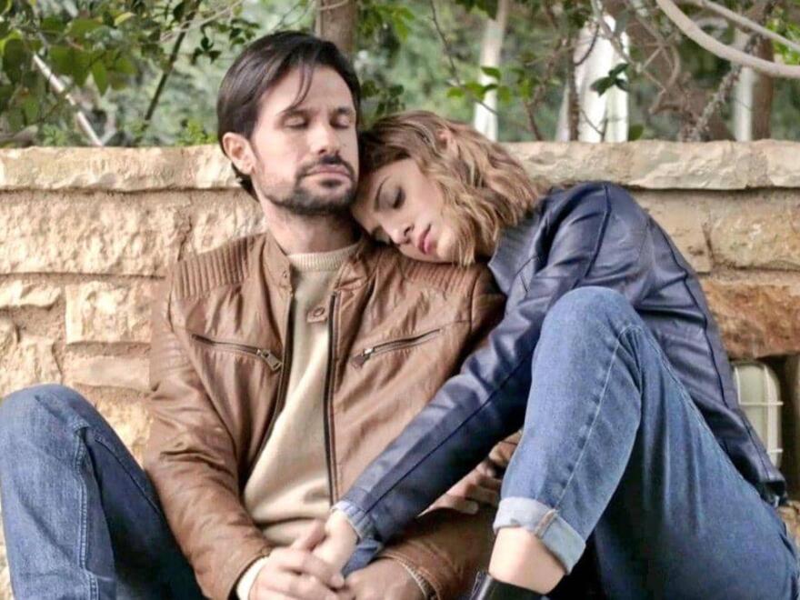 Οι τηλεοπτικοί έρωτες που καθηλώνουν φέτος τους Έλληνες τηλεθεατές