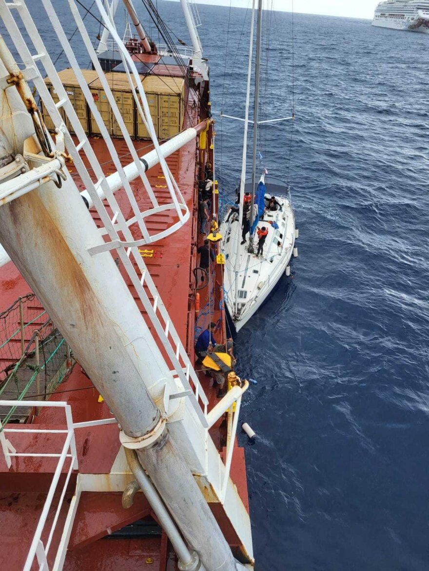 Διασώθηκαν 88 μετανάστες ανοιχτά των Παξών, ανάμεσα τους 20 παιδιά - Δείτε βίντεο και φωτογραφίες