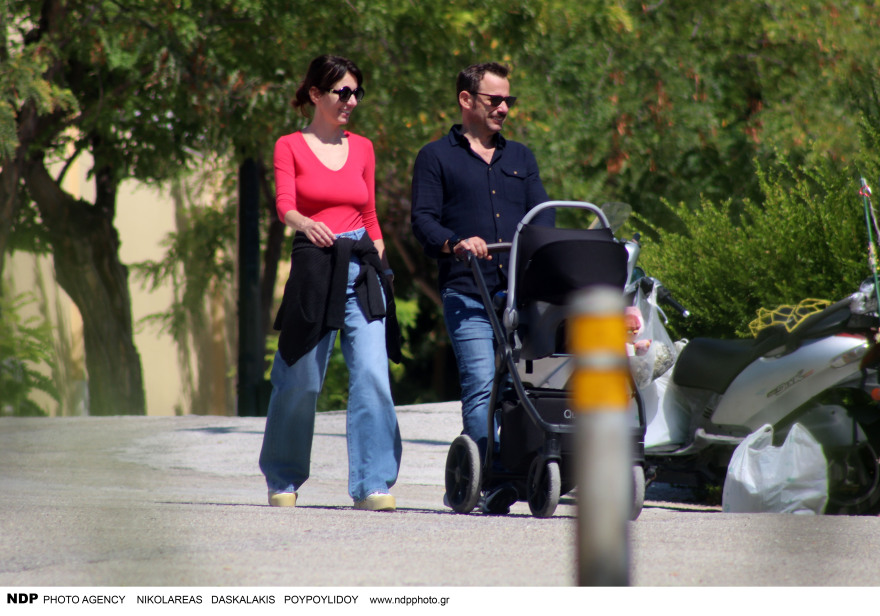 Γιώργος Πυρπασόπουλος: Φωτογραφίες με τη σύζυγό του και την 7 μηνών κόρη τους