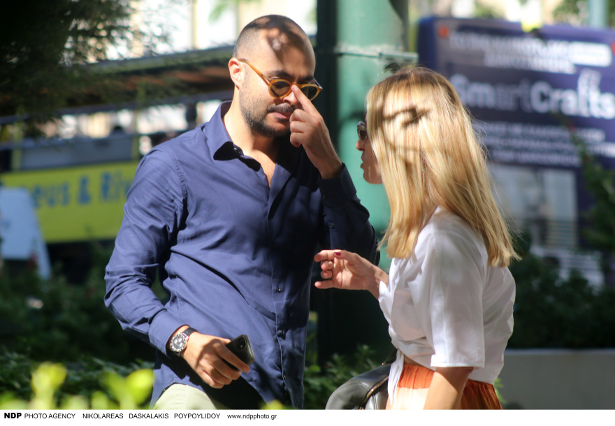 Μαρία Ηλιάκη: Βόλτα με τον σύντροφό της στο κέντρο της Αθήνας - Δείτε φωτογραφίες