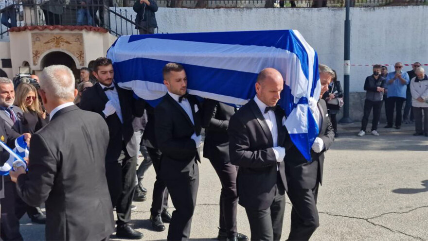 Αλέξανδρος Νικολαΐδης: Ράγισαν καρδιές στην κηδεία του - «Παλικάρι μου, αετέ μου, πώς θα το περάσω αυτό»