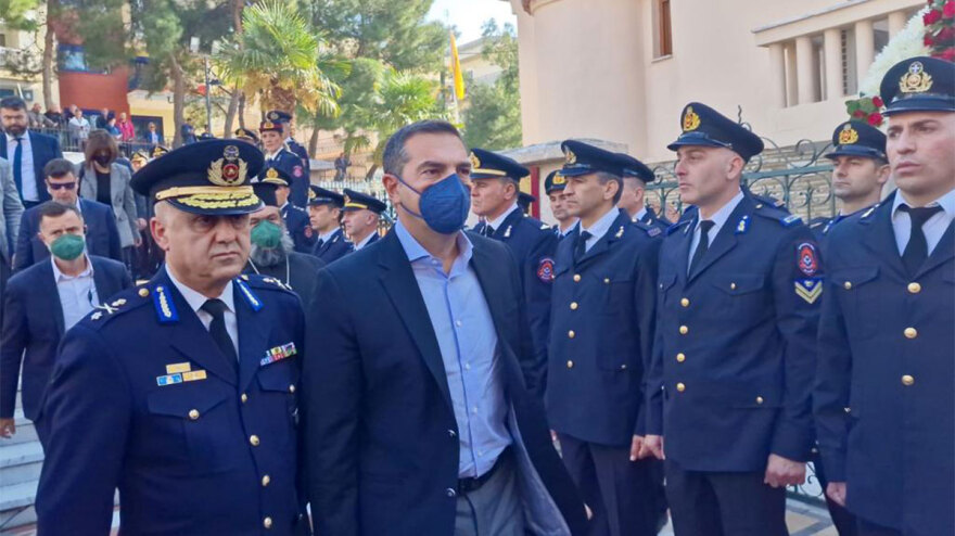 Αλέξανδρος Νικολαΐδης: Ράγισαν καρδιές στην κηδεία του - «Παλικάρι μου, αετέ μου, πώς θα το περάσω αυτό»