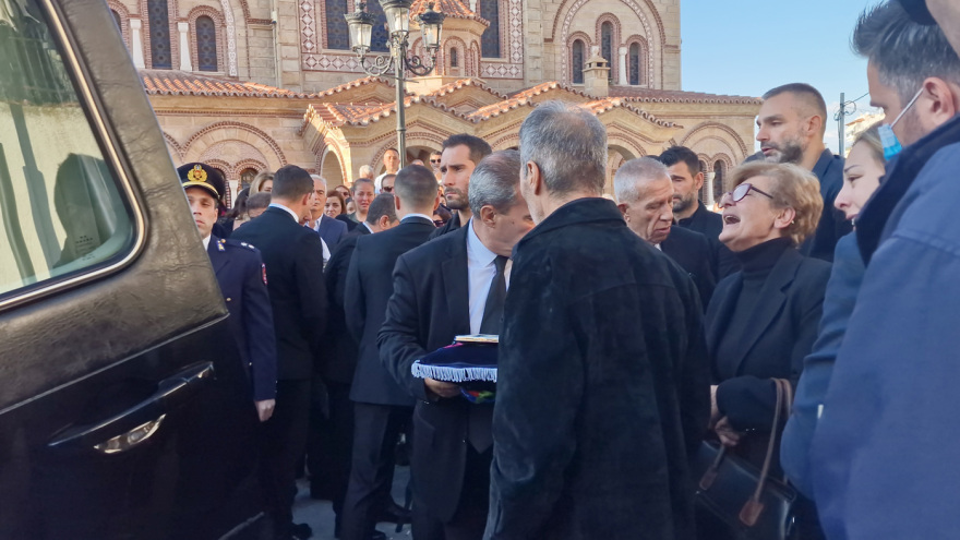 Αλέξανδρος Νικολαΐδης: Με χειροκροτήματα ο τελευταίος αποχαιρετισμός - «Αθάνατος» φώναζε ο κόσμος