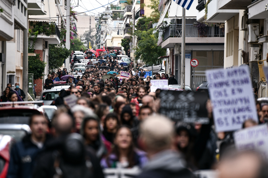 Βιασμός 12χρονης: Επεισόδια στη συγκέντρωση στα Σεπόλια - Δείτε φωτογραφίες